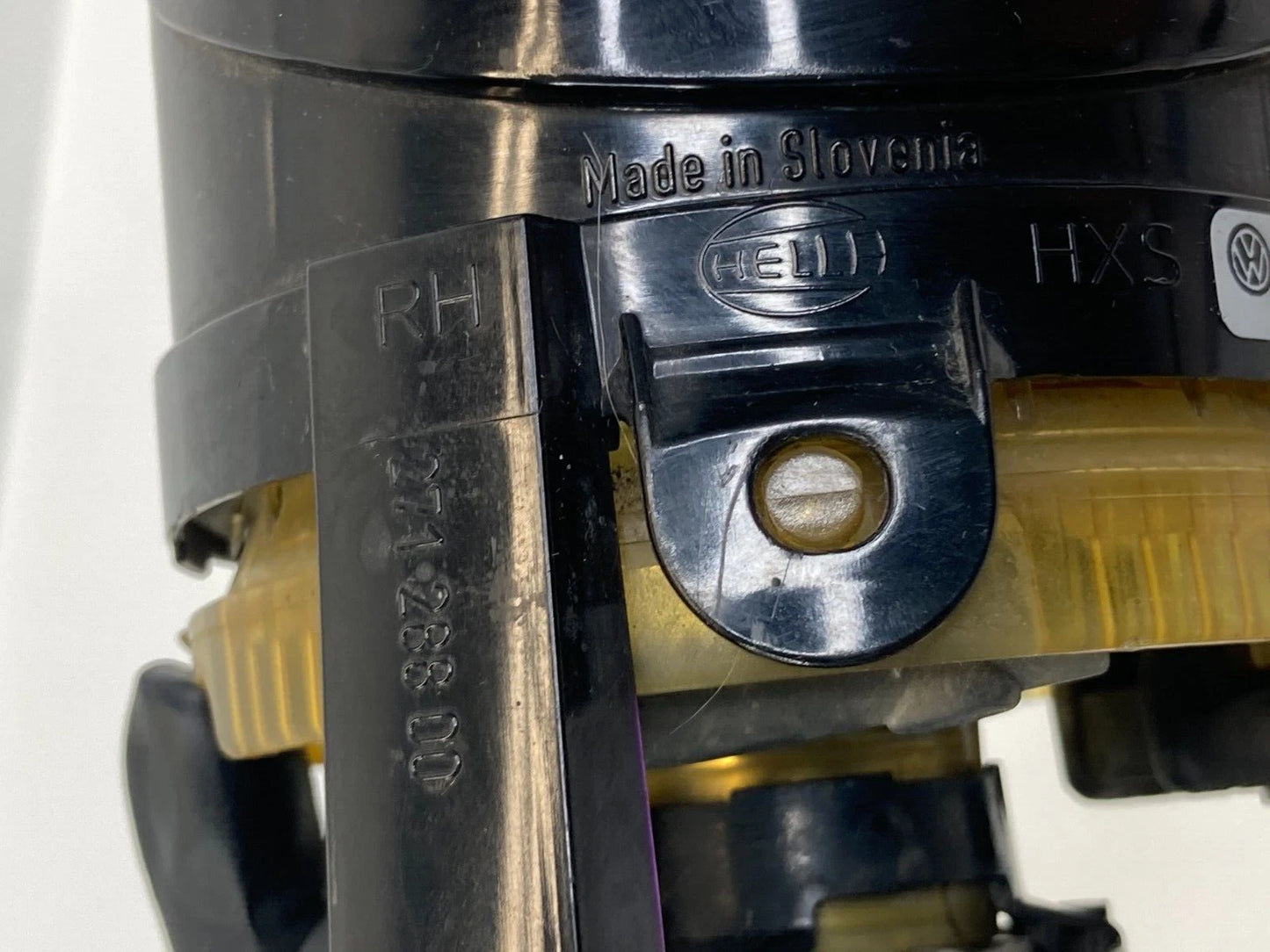 09-11 VOLKSWAGEN TIGUAN BUMPER FRONT RIGHT PASSENGER FOG LIGHT 1T0941700C OEM