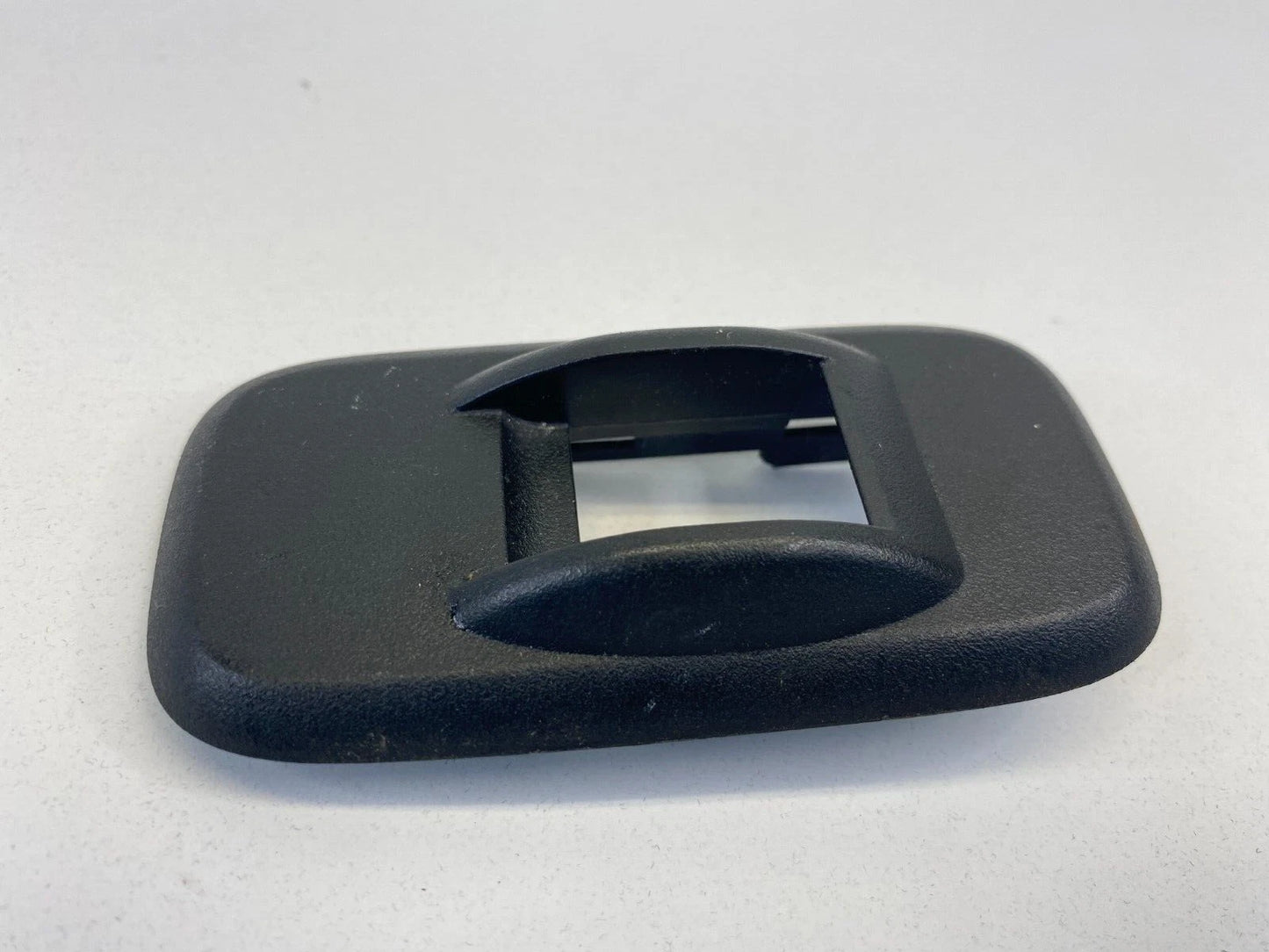 2005-2008 SAAB 9-7X REAR RIGHT SIDE WINDOW SWITCH TRIM BEZEL 800983 OEM