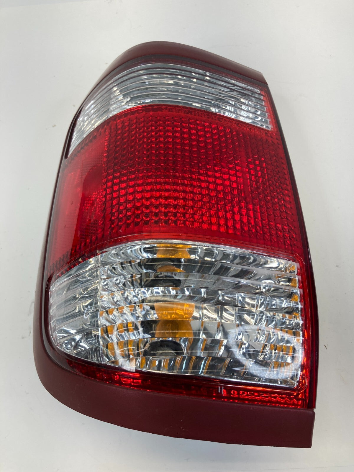 1999-2004 Nissan Pathfinder Rear Right Passenger Side Taillight Tail Light Lamp