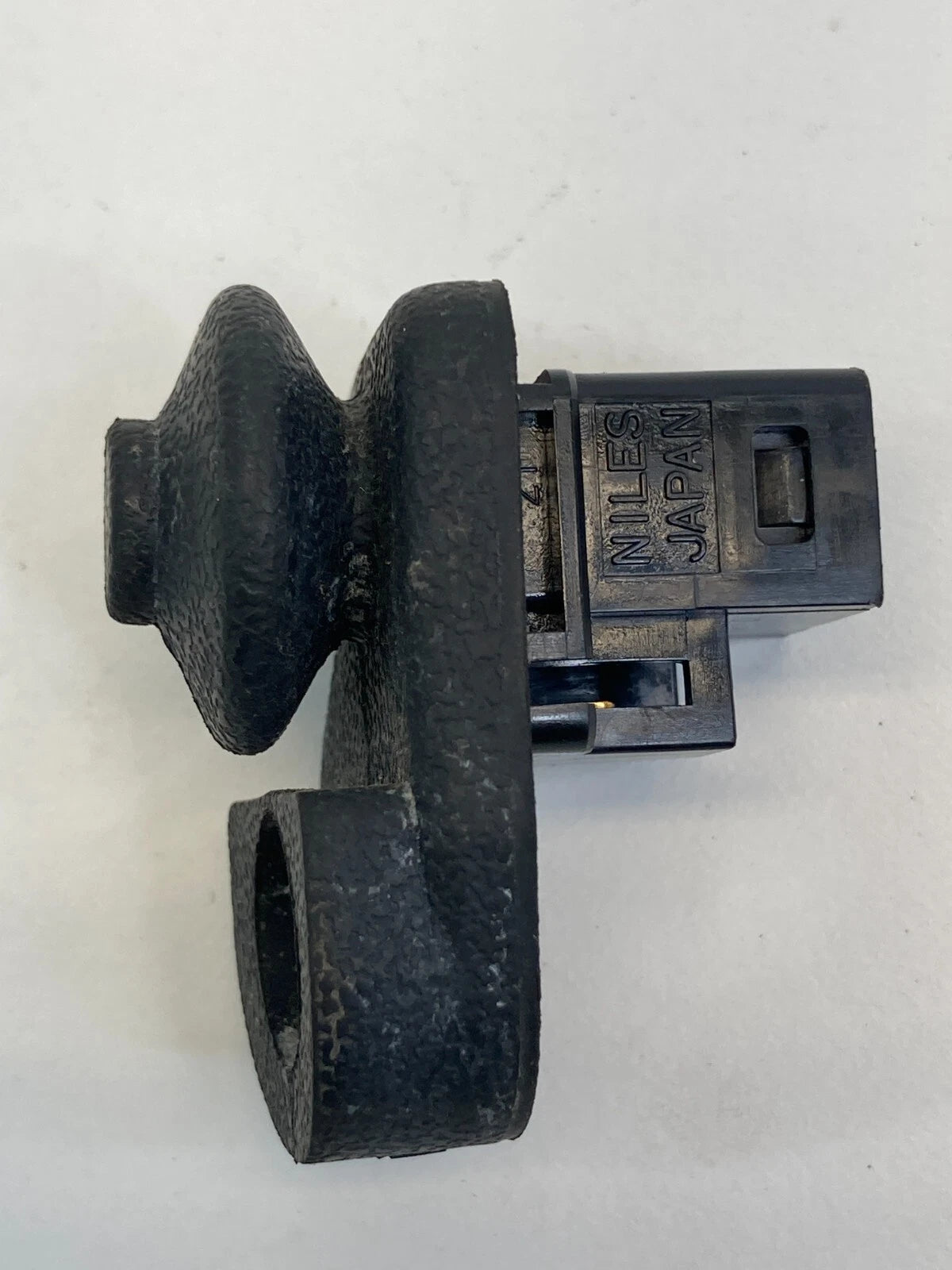 2008-2011 NISSAN ROGUE FRONT LEFT SIDE DOOR LIGHT AJAR SWITCH JAMB SENSOR OEM