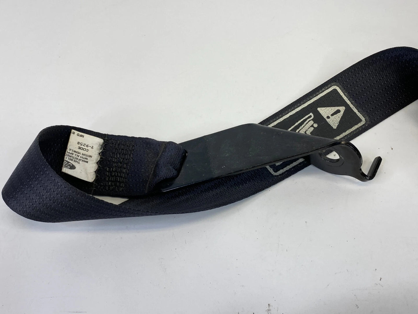 03-06 LINCOLN NAVIGATOR FRONT RIGHT PASSENGER SEAT BELT RETRACTOR 33007085B OEM