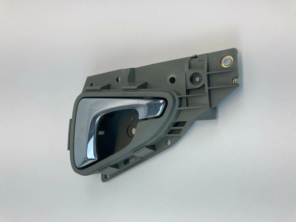 2005-2010 HONDA ODYSSEY FRONT LEFT DRIVER SIDE INTERIOR DOOR HANDLE W/ BEZEL OEM