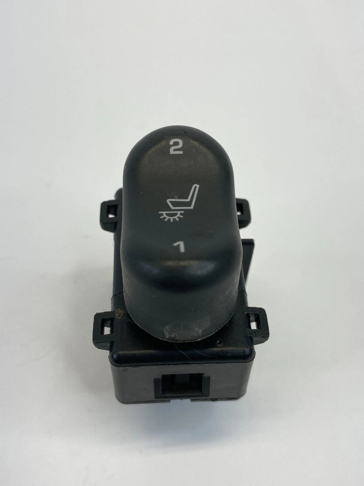 2004 2005 2006 2007 SATURN VUE HEATED HEAT SEAT BUTTON SWITCH 15776971 OEM