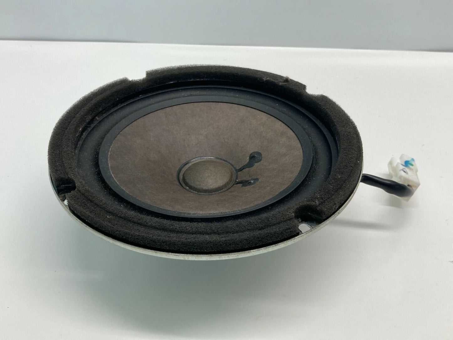 2007 2008 2009 2010 KIA RONDO REAR LEFT SIDE DOOR AUDIO SPEAKER 96330-1D300 OEM