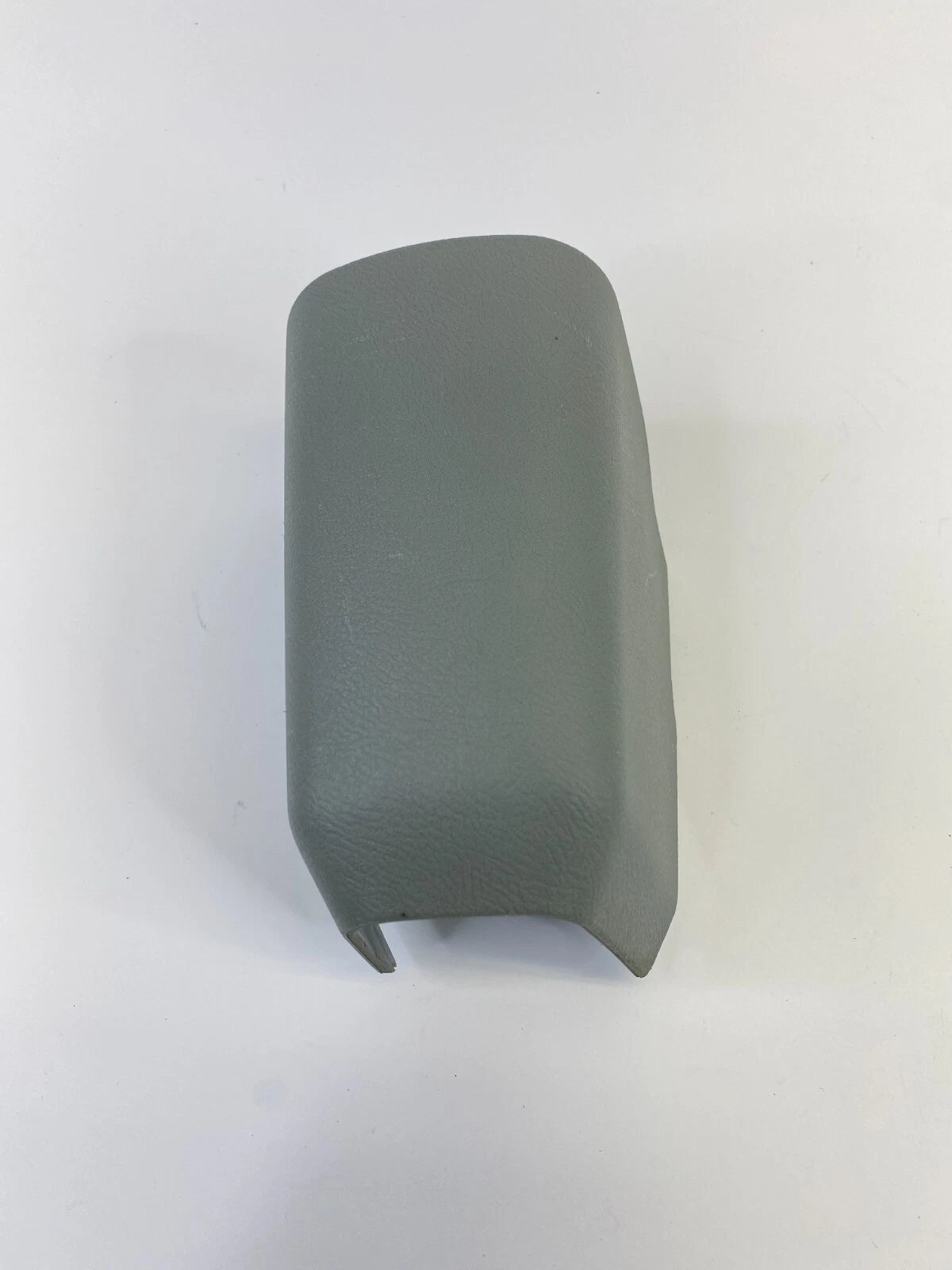 05-10 HONDA ODYSSEY RIGHT SEAT FRONT LEFT SIDE PANEL COVER TRIM CAP 81595-SHJA