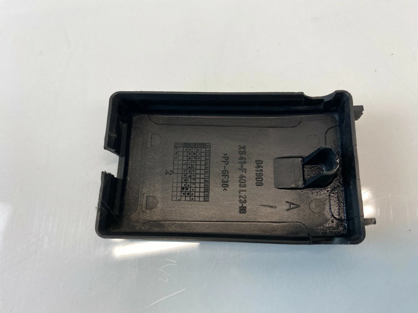 2000-2004 FORD FOCUS 2.0L COVER LID CAP TRIM BEZEL XS41-F403L23-BB OEM