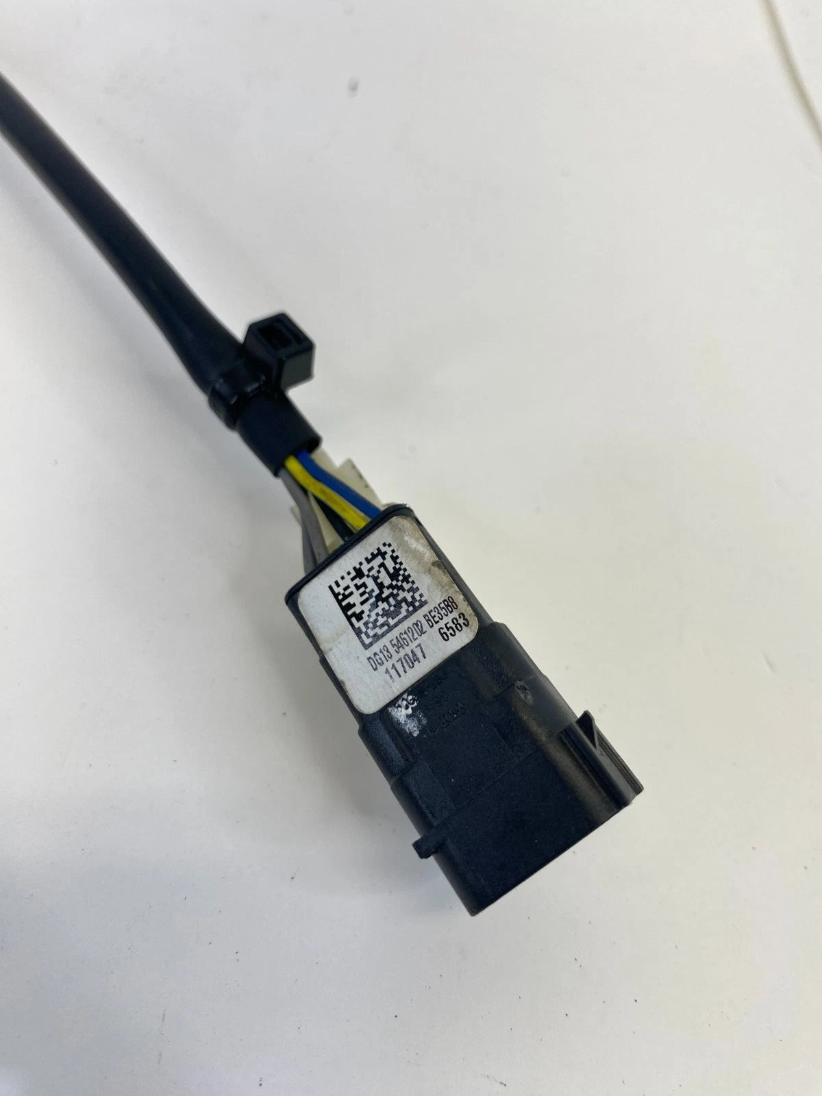 2014-2019 Ford Taurus Sedan Front Right Passenger Side Seat Belt Buckle Assy