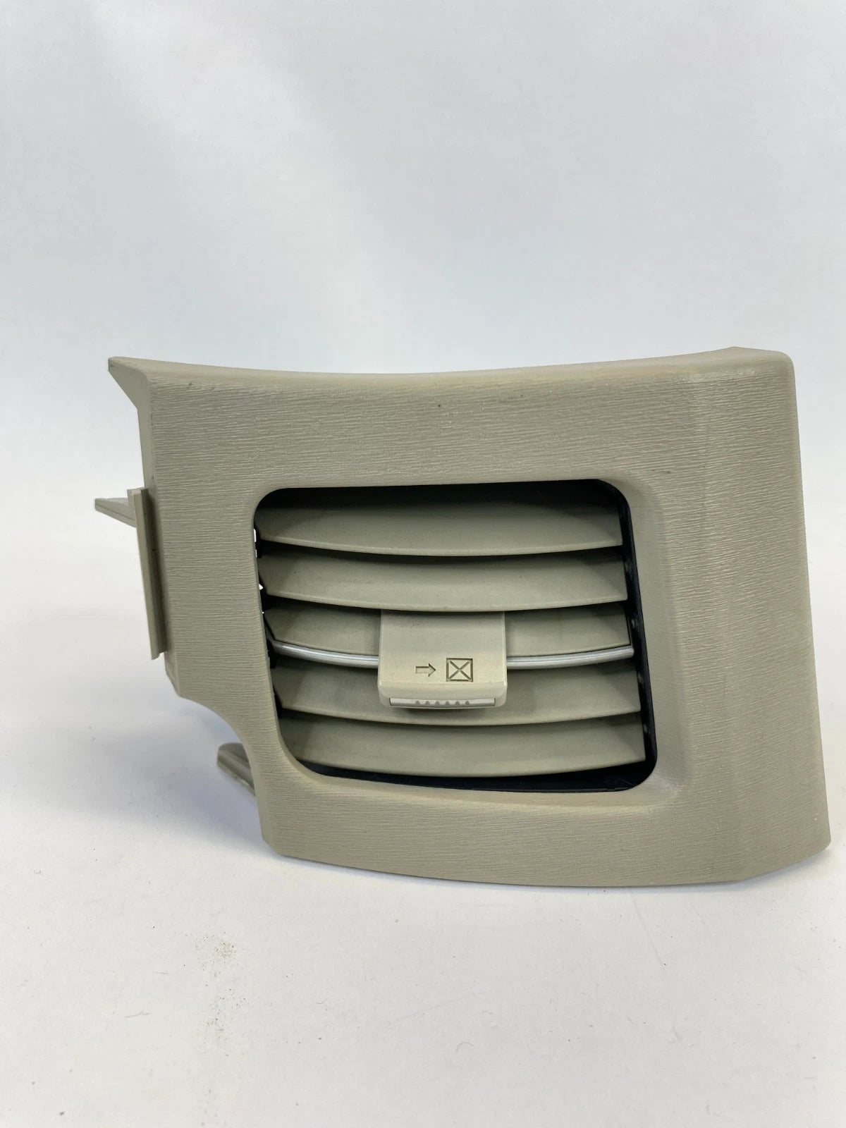 2010-2015 TOYOTA PRIUS FRONT RIGHT PASSENGER SIDE DASH AIR VENT 55660-47030 OEM