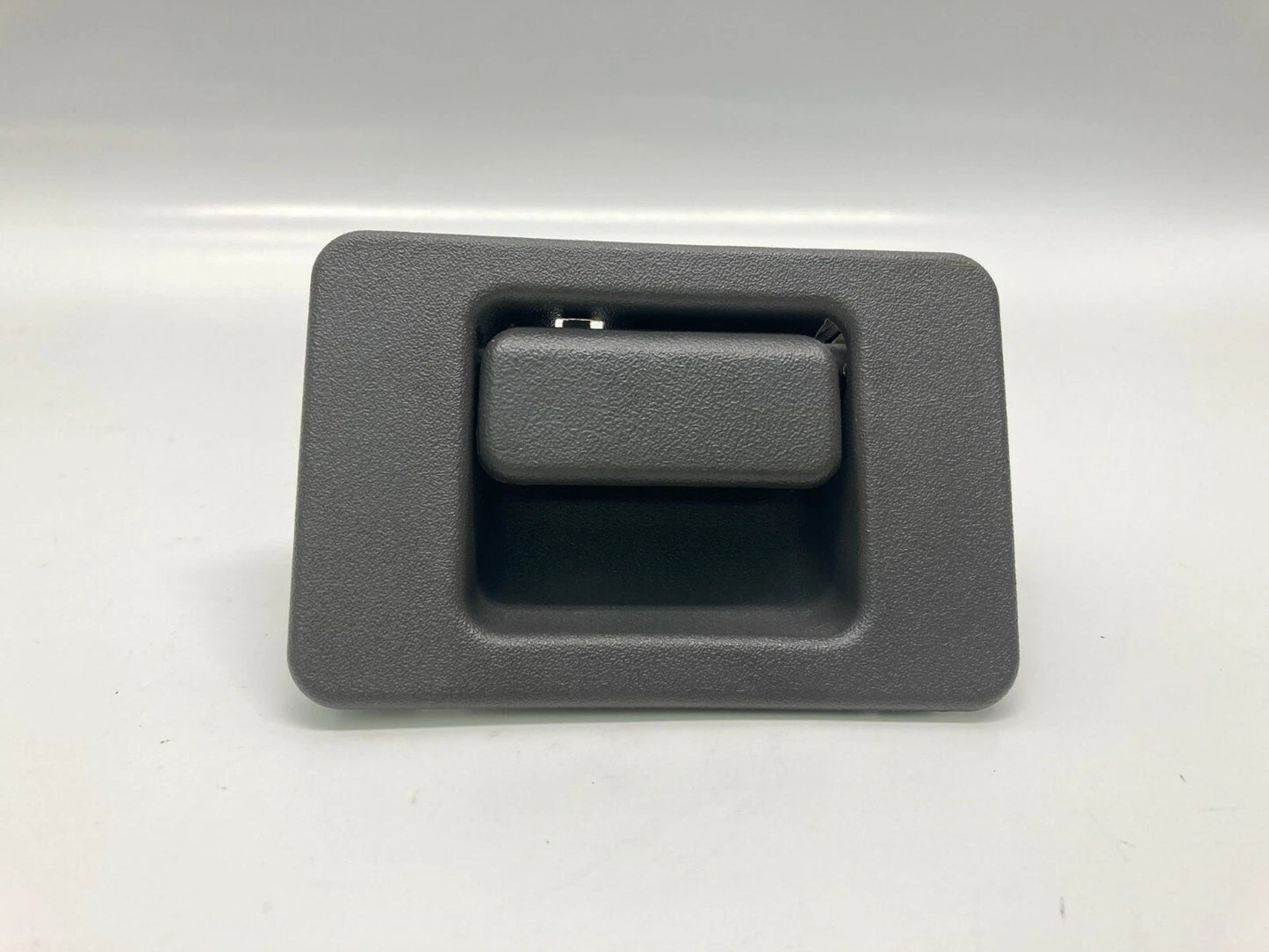 02 03 04 05 FORD EXPLORER MOUNTAINEER GLOVE BOX DOOR HANDLE LATCH YL2A1006004AAW