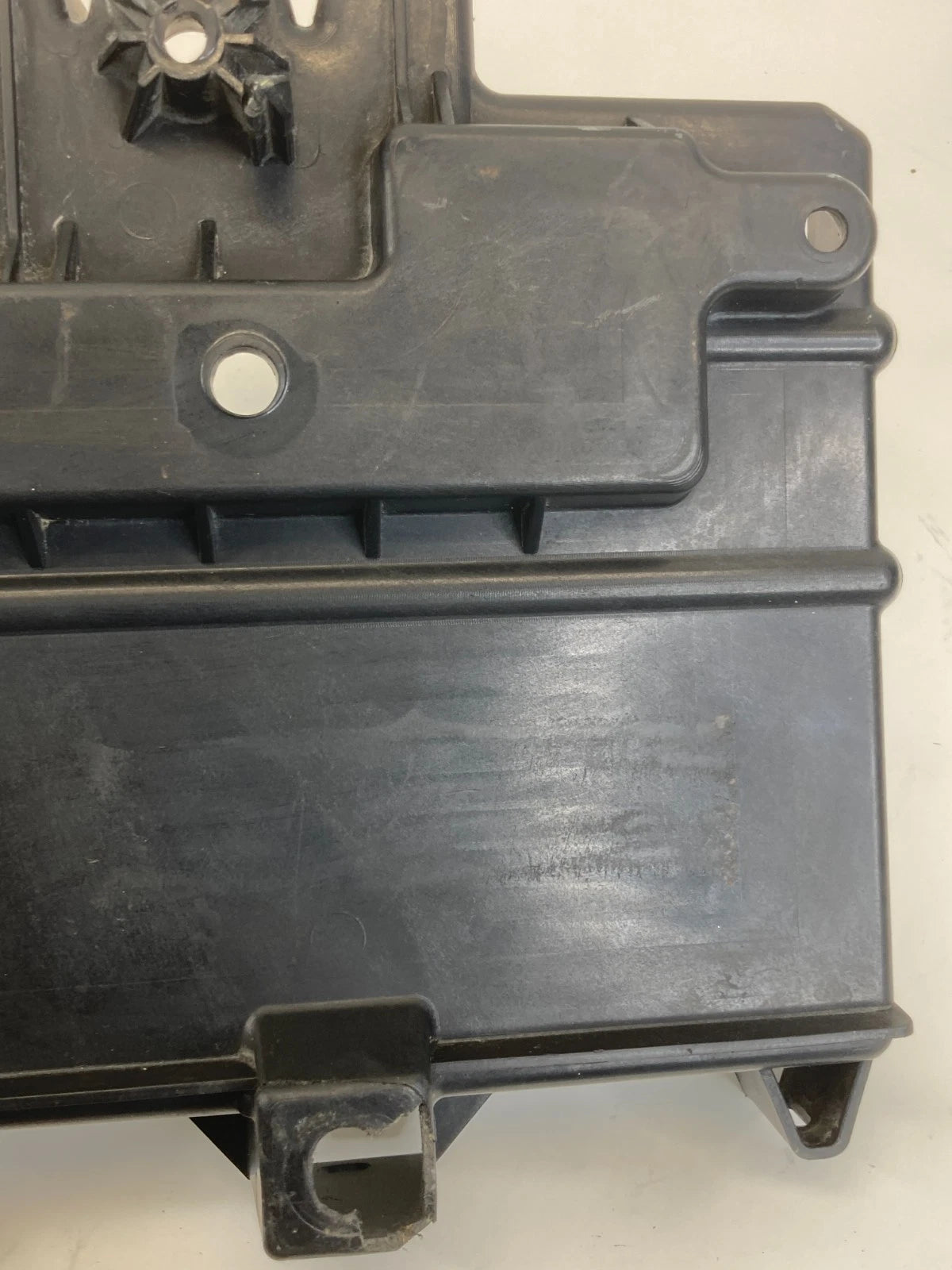 2009-2019 FORD FLEX LOWER BATTERY HOLDER HOLD DOWN TRAY PLASTIC 8G13-10723-AL