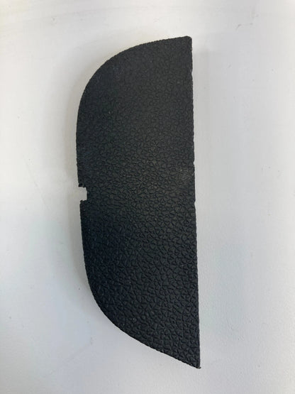 09-12 CHEVROLET TRAVERSE FRONT RIGHT SIDE DOOR ARMREST TRIM COVER CAP 15948053