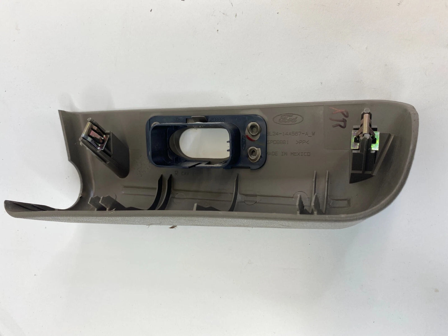 03-05 FORD EXPLORER SPORT TRAC REAR RIGHT DOOR WINDOW SWITCH BEZEL 33L2414A567A