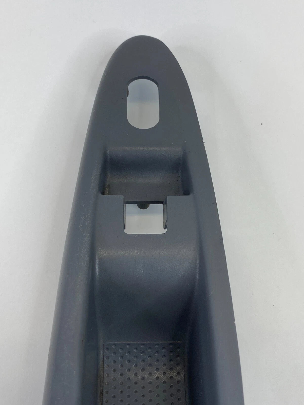 2004-2006 MAZDA MPV FRONT RIGHT WINDOW SWITCH BEZEL TRIM PANEL LE45-68-4L1 OEM