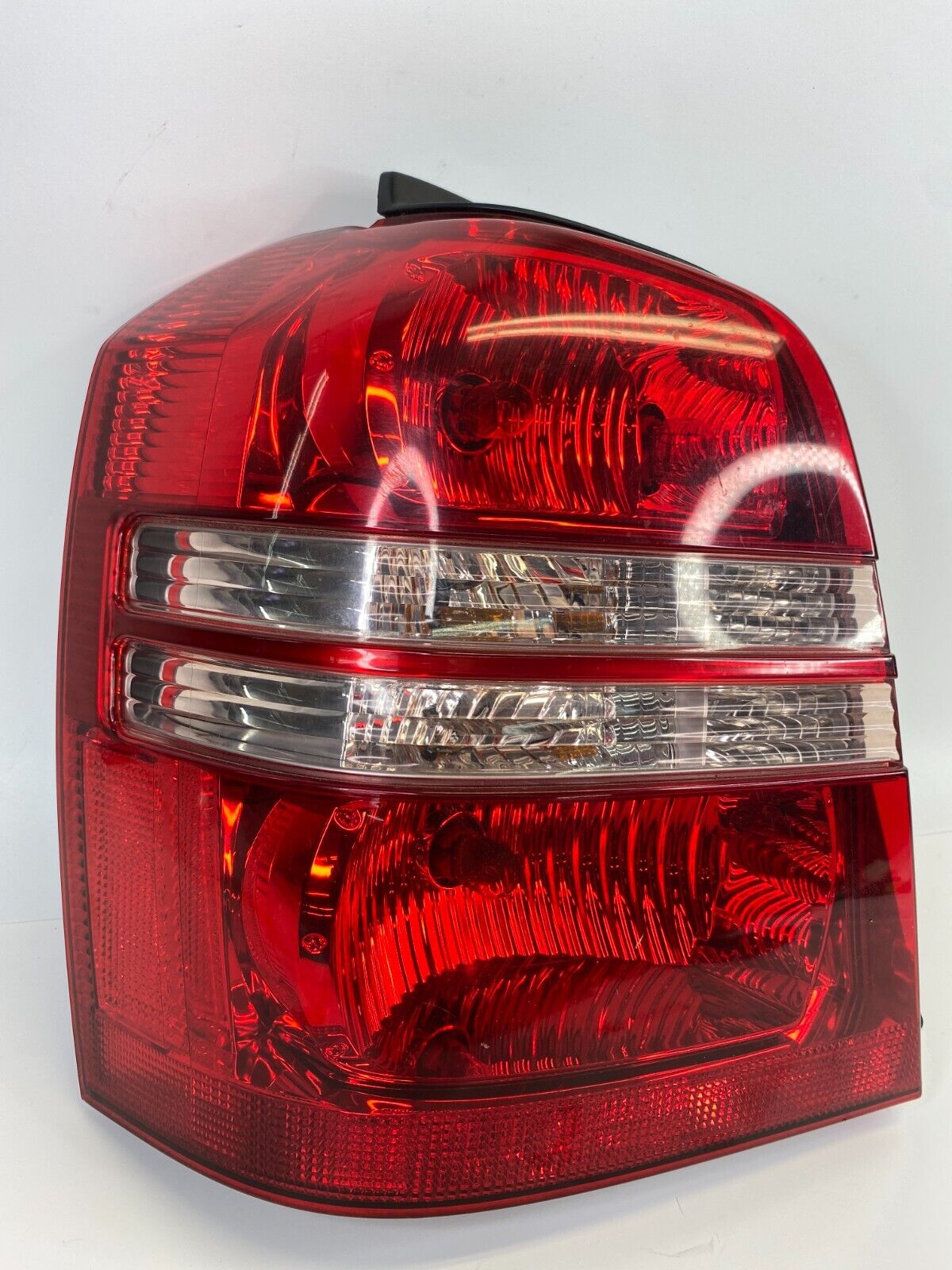 2001-2003 Toyota Highlander Rear Left Driver Side Tail Light Taillight Lamp OEM