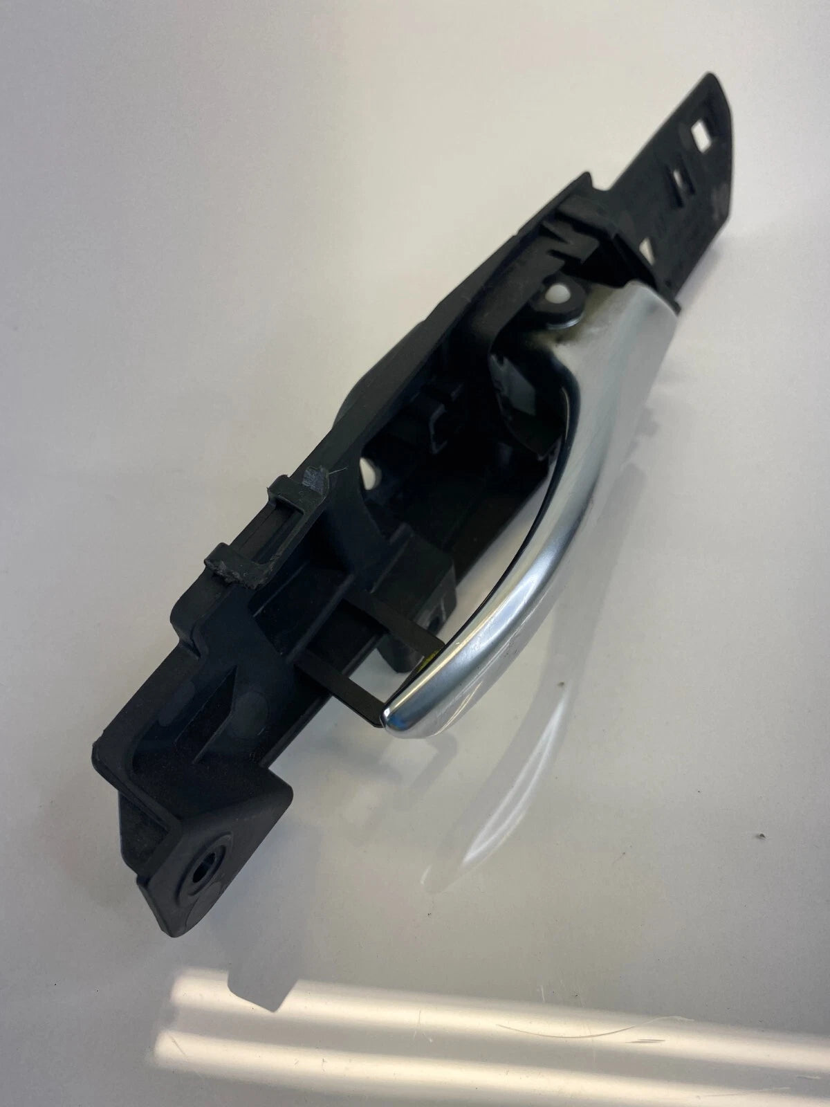 2007-2013 BMW X5 REAR RIGHT PASSENGER SIDE INNER DOOR HANDLE 7137298-05 OEM