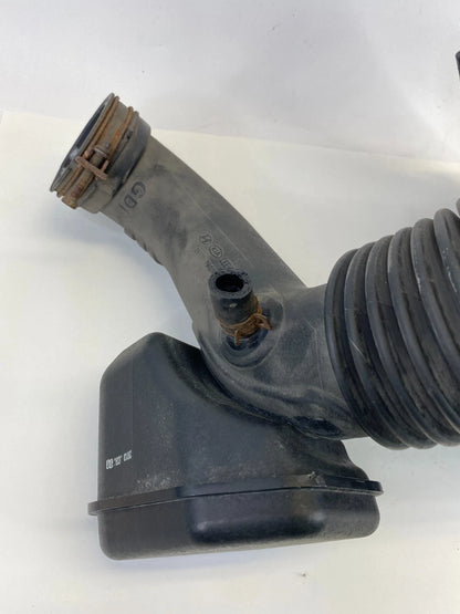 13-16 HYUNDAI SANTA FE SPORT INTAKE UPPER CLEANER BOX HOUSING 28130-2W200 OEM