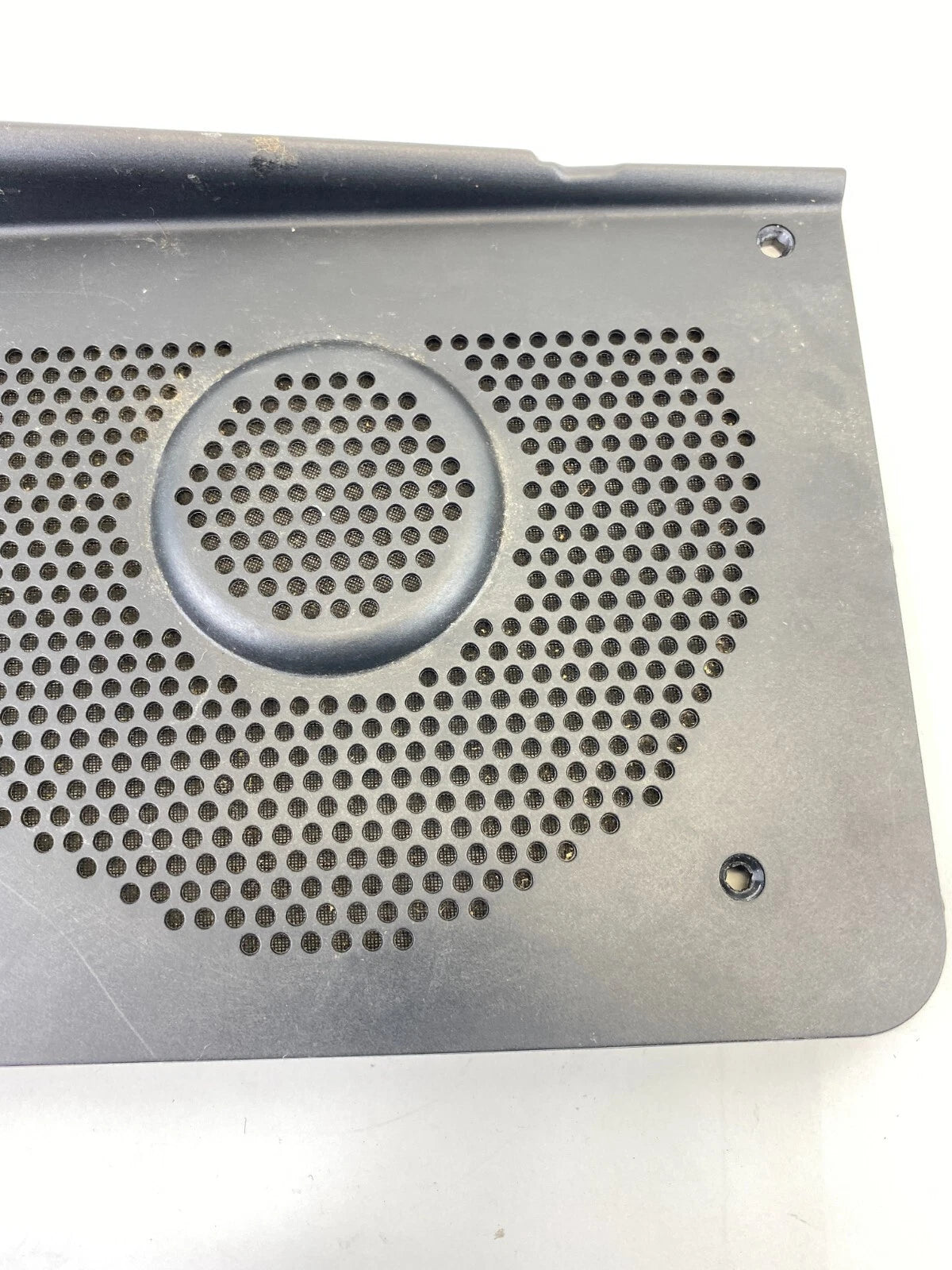 04-07 BMW 530I LEFT DRIVER UNDER SEAT SPEAKER WOOFER COVER TRIM GRILLE 6919359