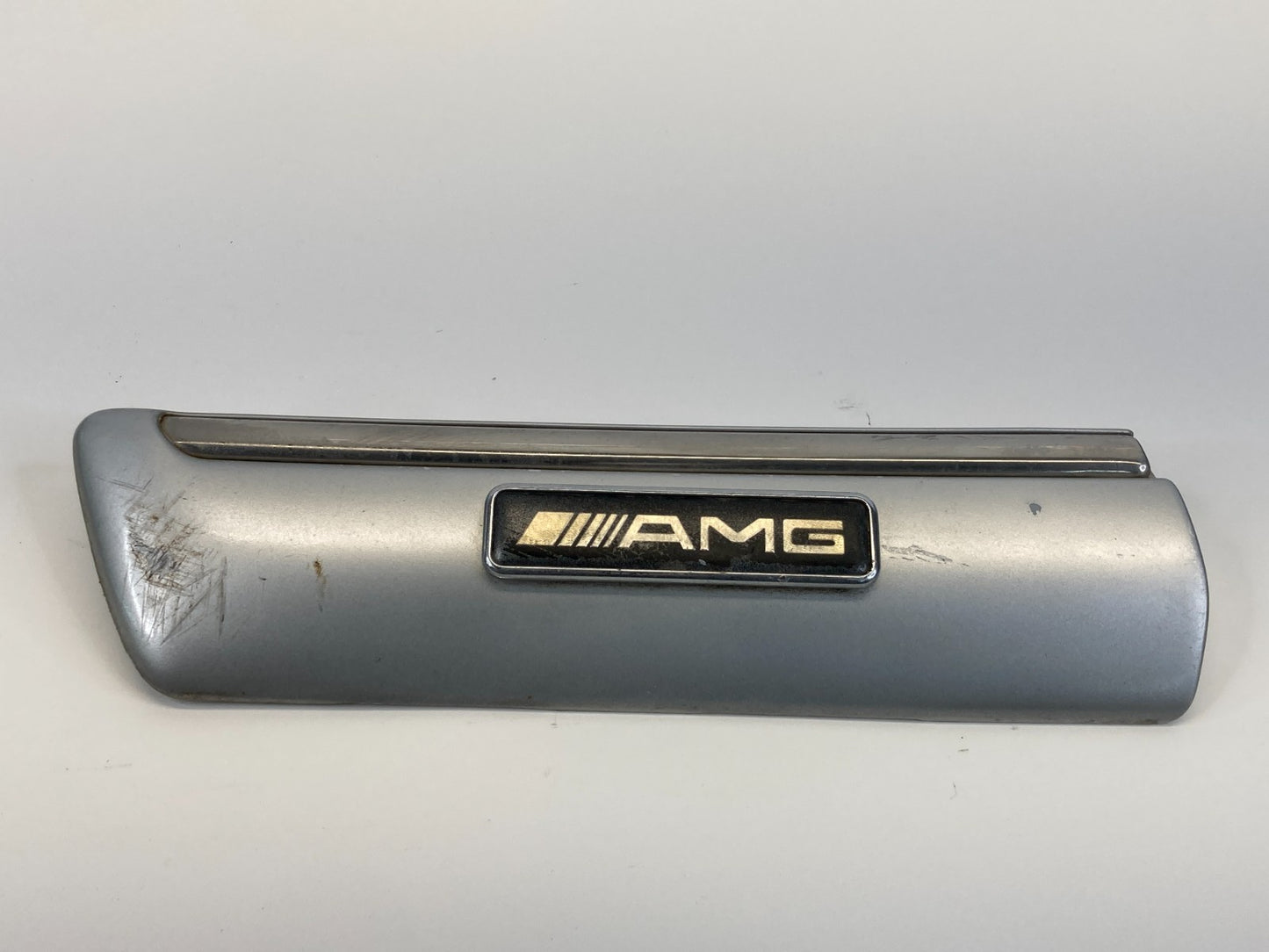 1999 Mercedes-Benz E430 Front Left Driver Fender Molding Trim 2106901562 OEM