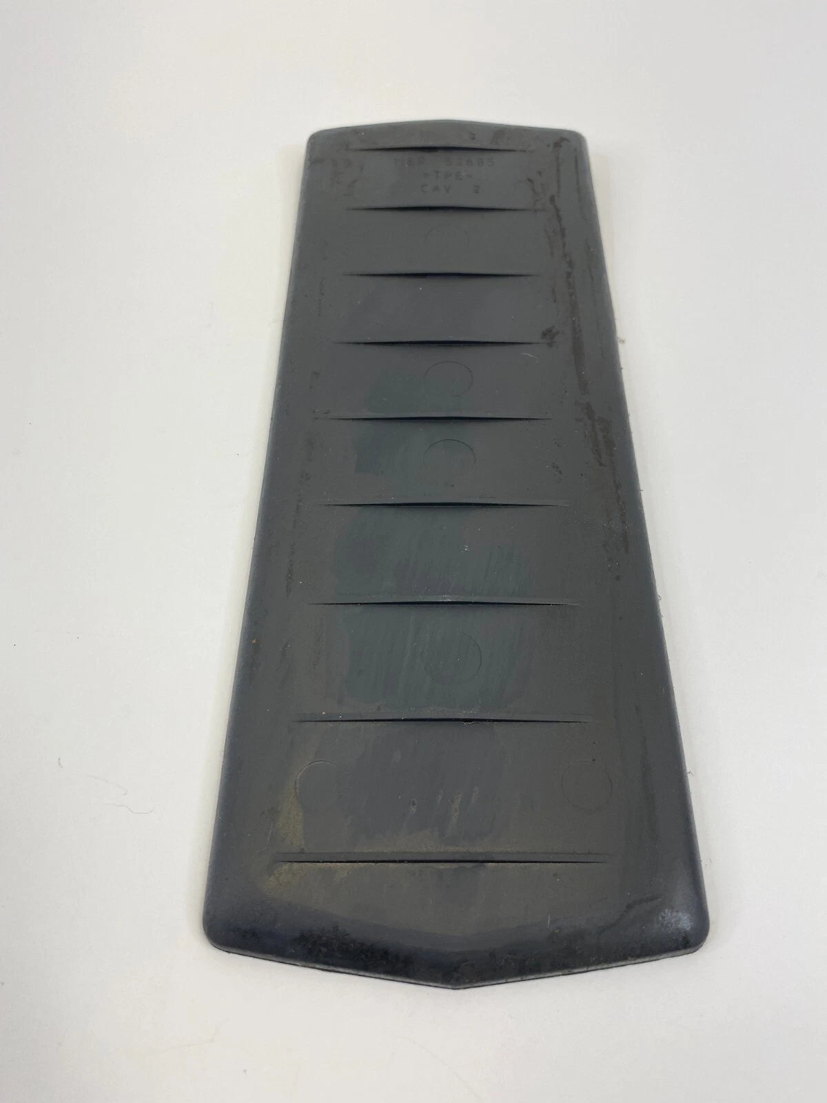 2006 2007 06 07 SATURN VUE CENTER CONSOLE INTERIOR INSERT RUBBER MAT MER52685