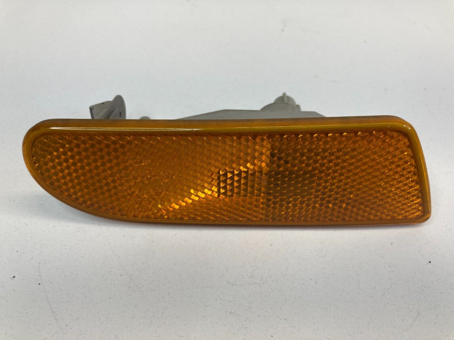 2000-2006 Mercedes-Benz S500 Front Right Bumper Marker Light Lamp A2208200221