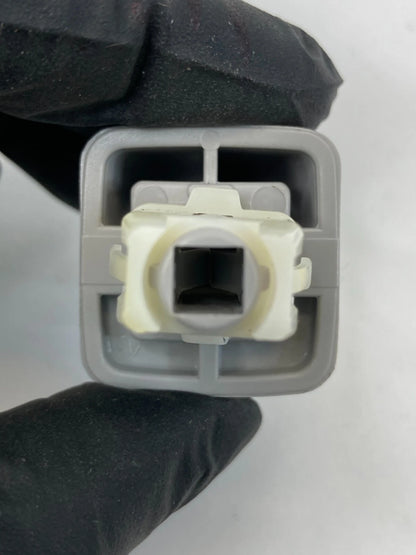 2004-2009 TOYOTA PRIUS FRONT RIGHT SUN VISOR RETAINER SUNVISOR HOLDER CLIP OEM