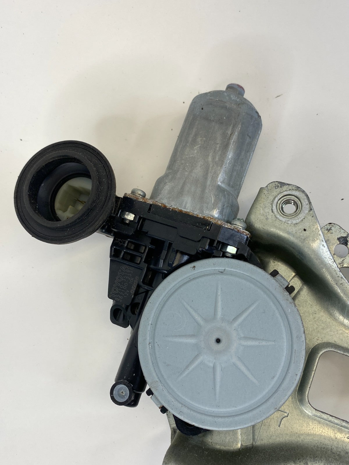 2004-2009 Toyota Prius Rear Right Door Window Regulator W/ Motor 85710-35180