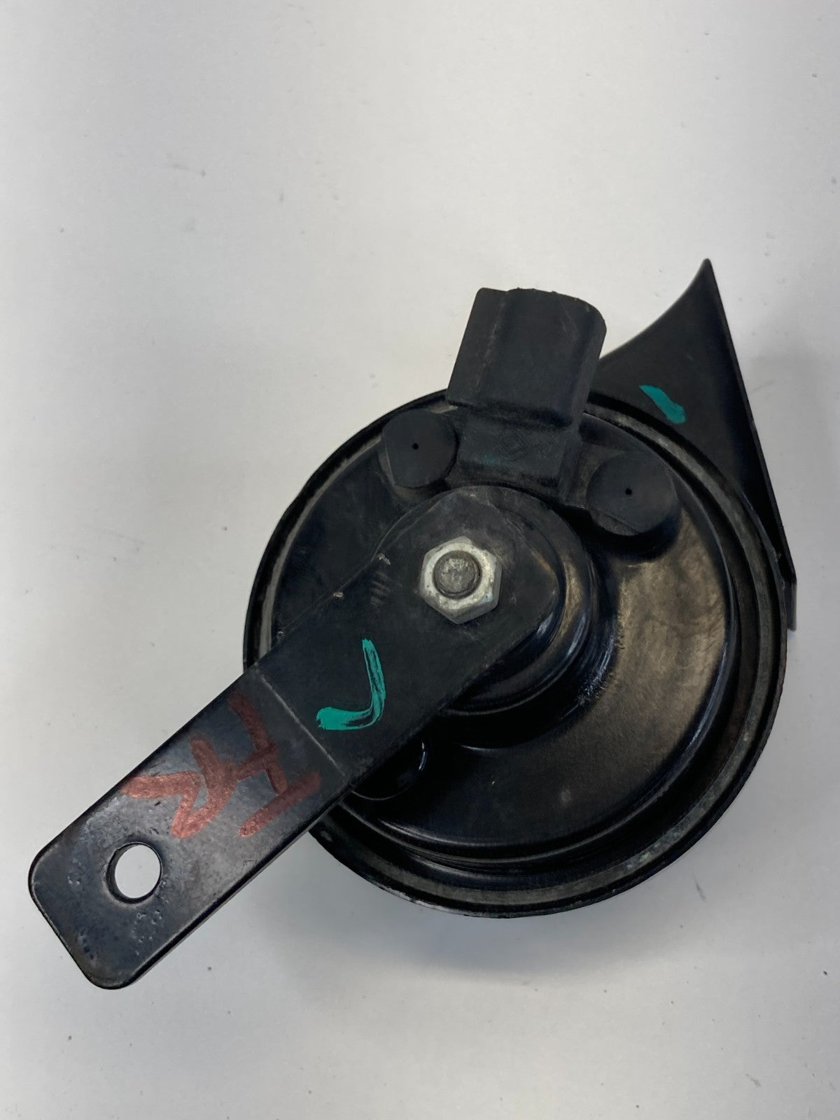 2010-2017 GMC Terrain Low Note Horn Pitch Tone Signal Alarm E4-000099 OEM