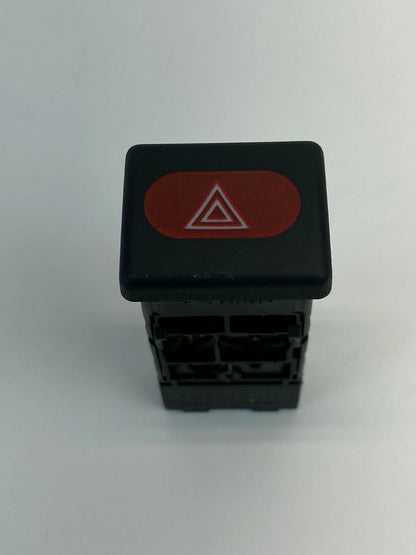 03 04 LAND ROVER DISCOVERY HAZARD WARNING LIGHT CONTROL SWITCH BUTTON YUG000730P