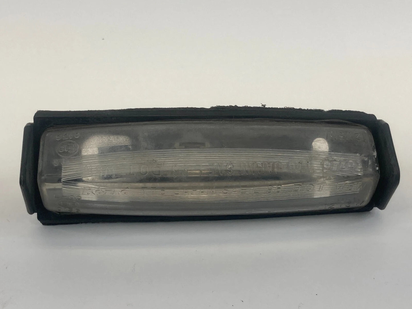 2002-2011 TOYOTA CAMRY REAR TRUNK LID LICENSE PLATE LIGHT LAMP LENS