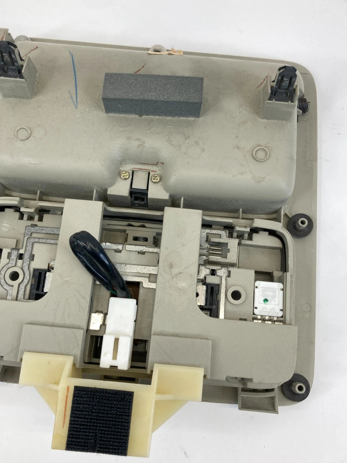 2003-2005 INFINITI G35 FRONT ROOF OVERHEAD CONSOLE DOME LIGHT LAMP OEM