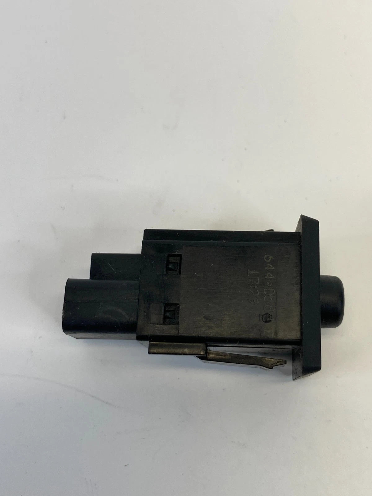 2004-2020 SIENNA COROLLA SET TIRE PRESSURE MONITORING RESET BUTTON SWITCH 15A644