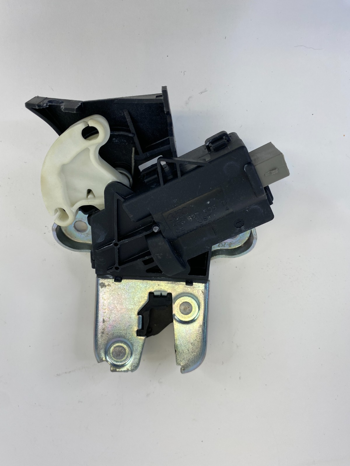 2009-2017 VW Volkswagen CC Sedan Rear Trunk Lid Actuator Lock Latch OEM