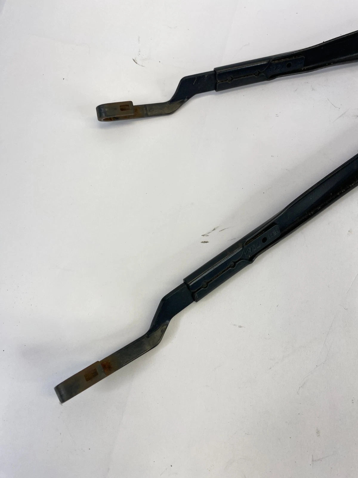 2007-2011 TOYOTA CAMRY FRONT WINDSHIELD WIPER ARM SET LEFT AND RIGHT OEM
