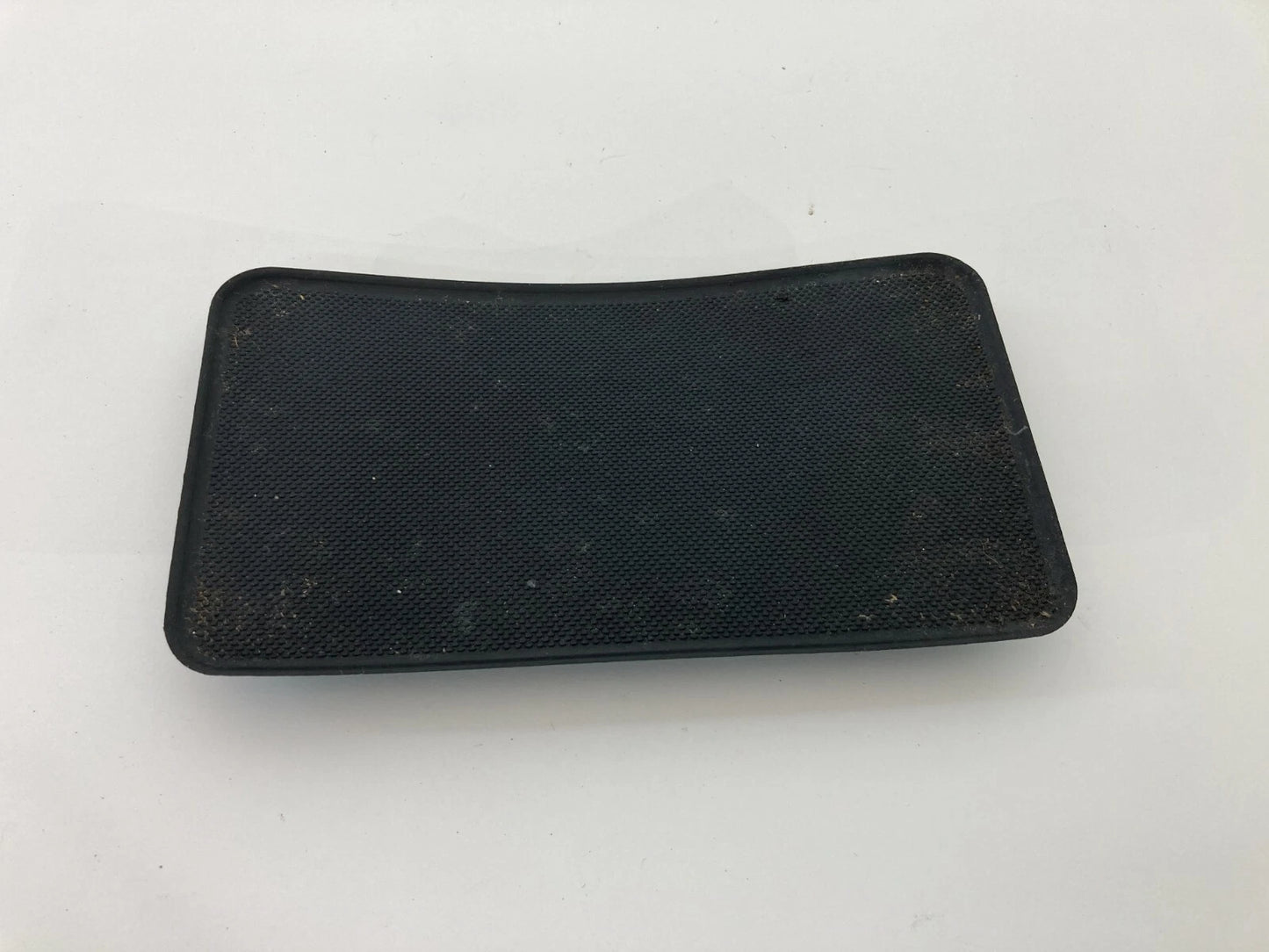 2003 2004 2005 2006 KIA SORENTO RUBBER DASH MAT INSERT PANEL COVER ASSEMBLY OEM