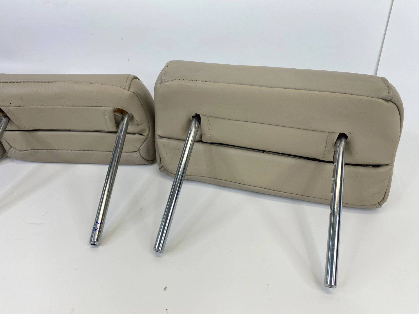 2001-2003 TOYOTA HIGHLANDER REAR LEFT & RIGHT & MIDDLE SEAT HEADREST HEAD REST