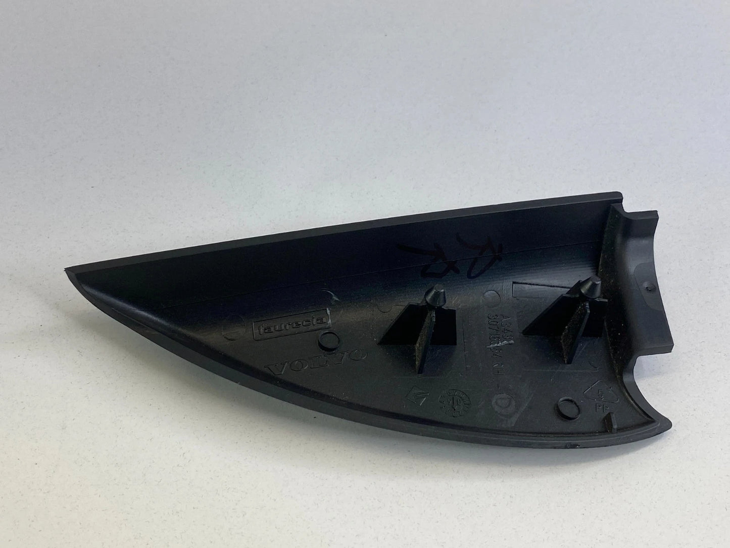 2004-2011 VOLVO S40 REAR RIGHT DOOR INTERIOR CORNER PANEL COVER 30716364 OEM