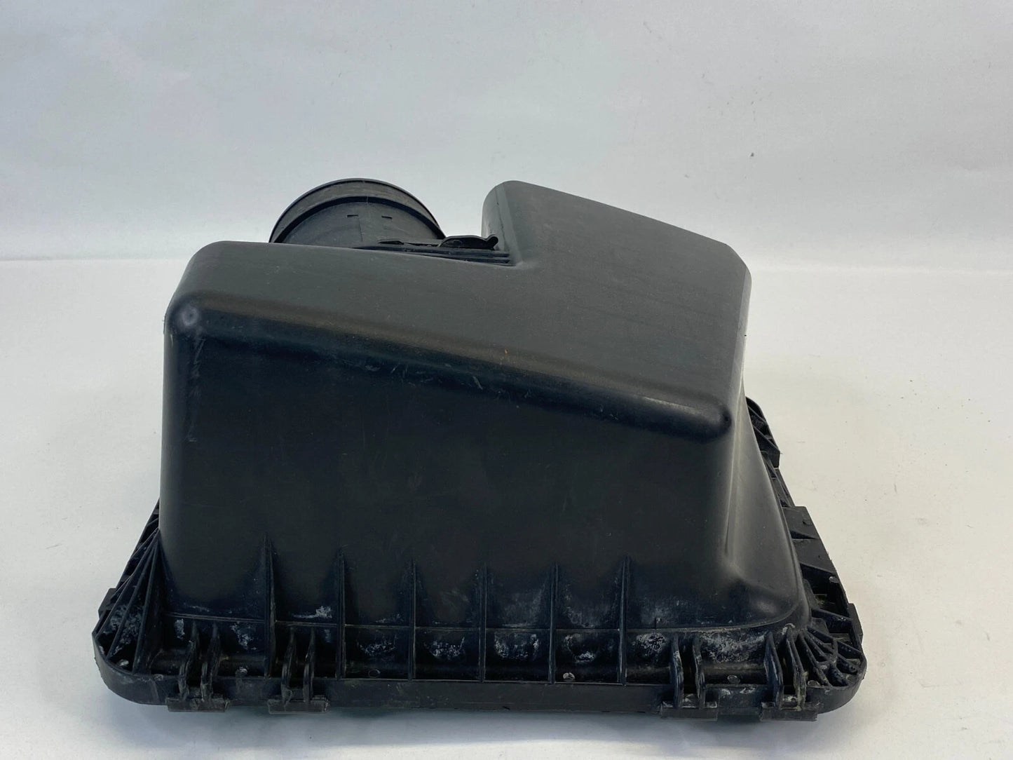 2006-2009 PONTIAC TORRENT 3.4L AIR INTAKE CLEANER BOX HOUSING OEM 25792728