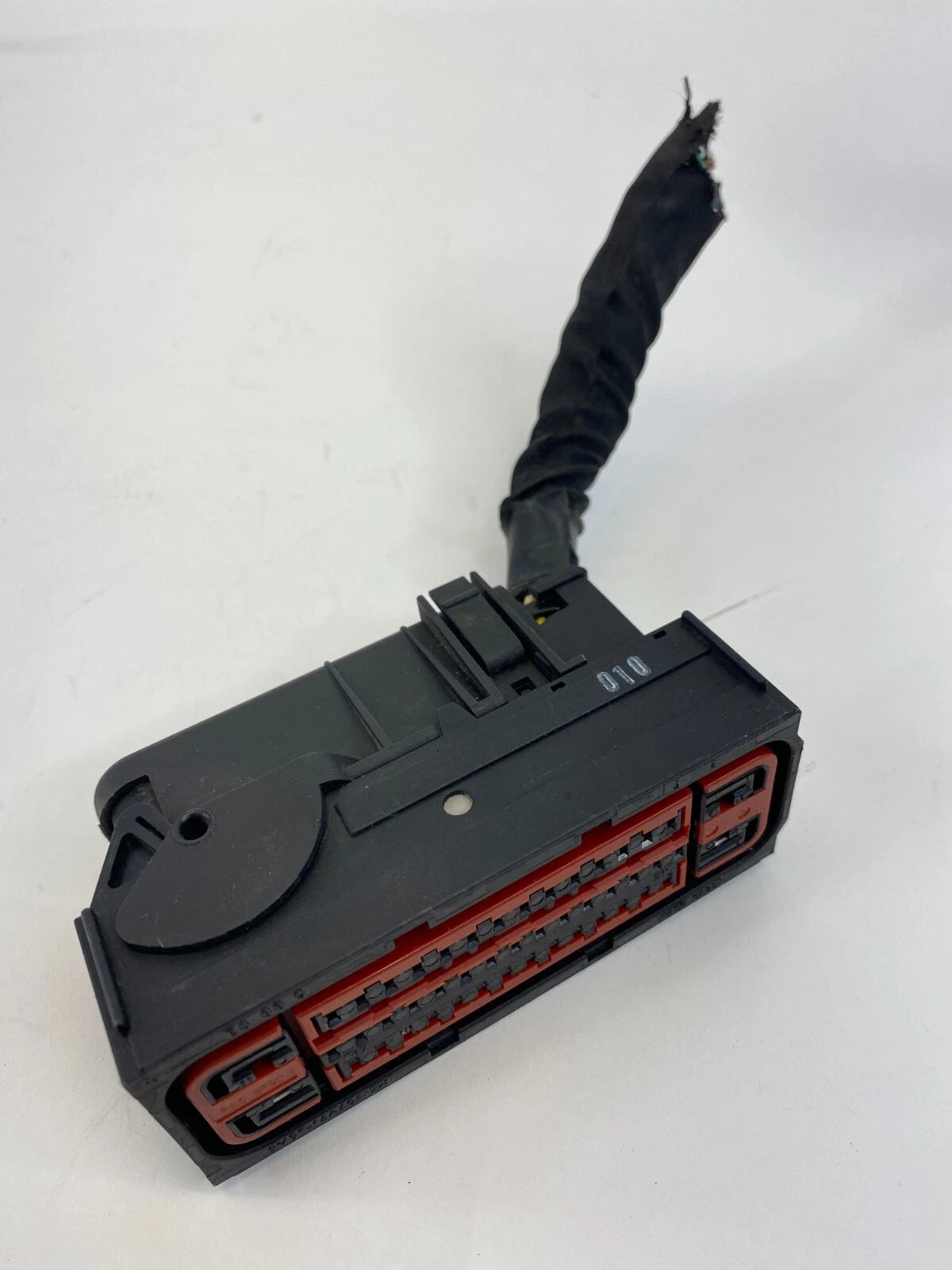 2008 08 VOLVO XC70 ABS ANTI LOCK BRAKE PUMP CONNECTOR PLUG OEM