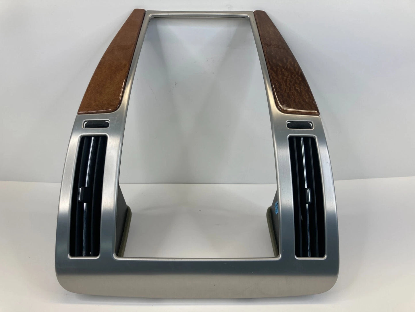 2008-2011 CADILLAC STS CENTER DASH RADIO BEZEL TRIM PANEL AIR VENTS 25875526 OEM