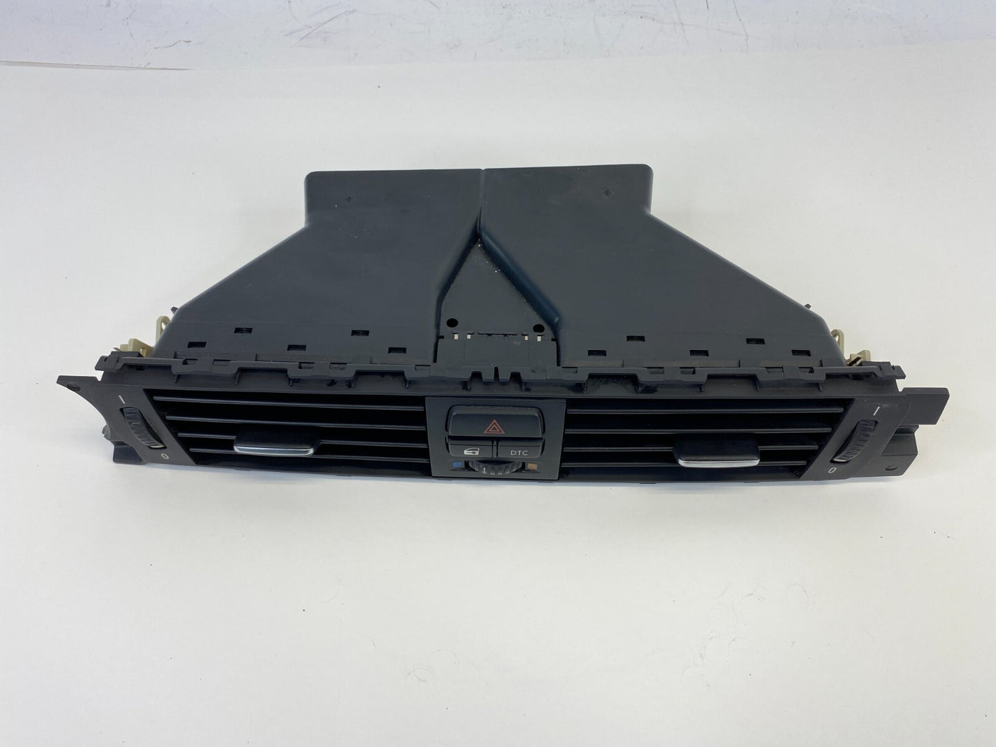 2006 BMW 330xi Dash Center Duct AC Air Vent Grille w/ Hazard Switch 64229130458