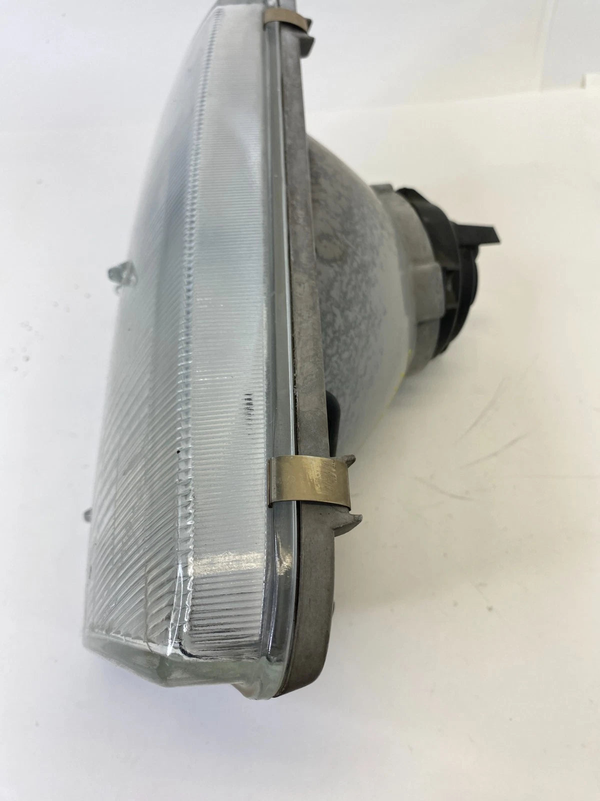 96-98 TOYOTA 4RUNNER FRONT RIGHT PASSENGER SIDE HEADLIGHT HEAD LAMP 99226-80009