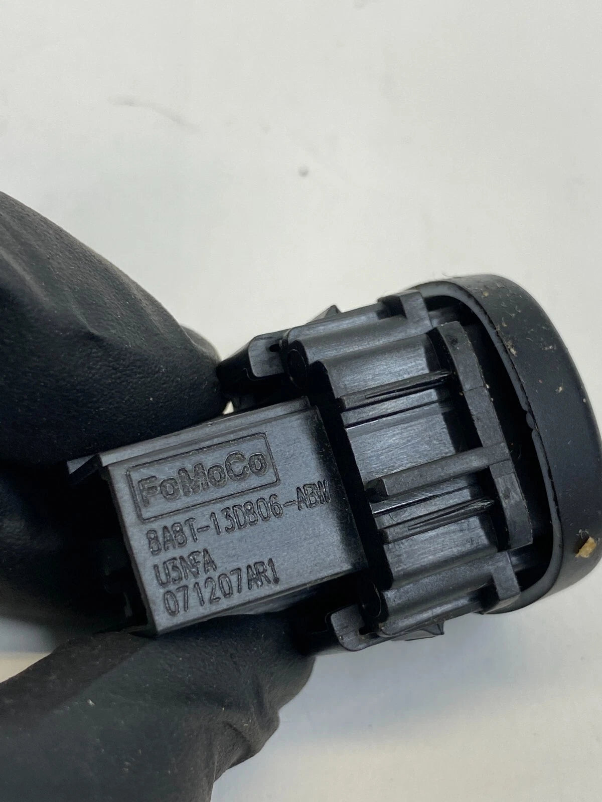 08-11 FORD ESCAPE AMBIENT COURTESY LIGHT CONTROL SWITCH BUTTON 8A8T-13D806-ABW