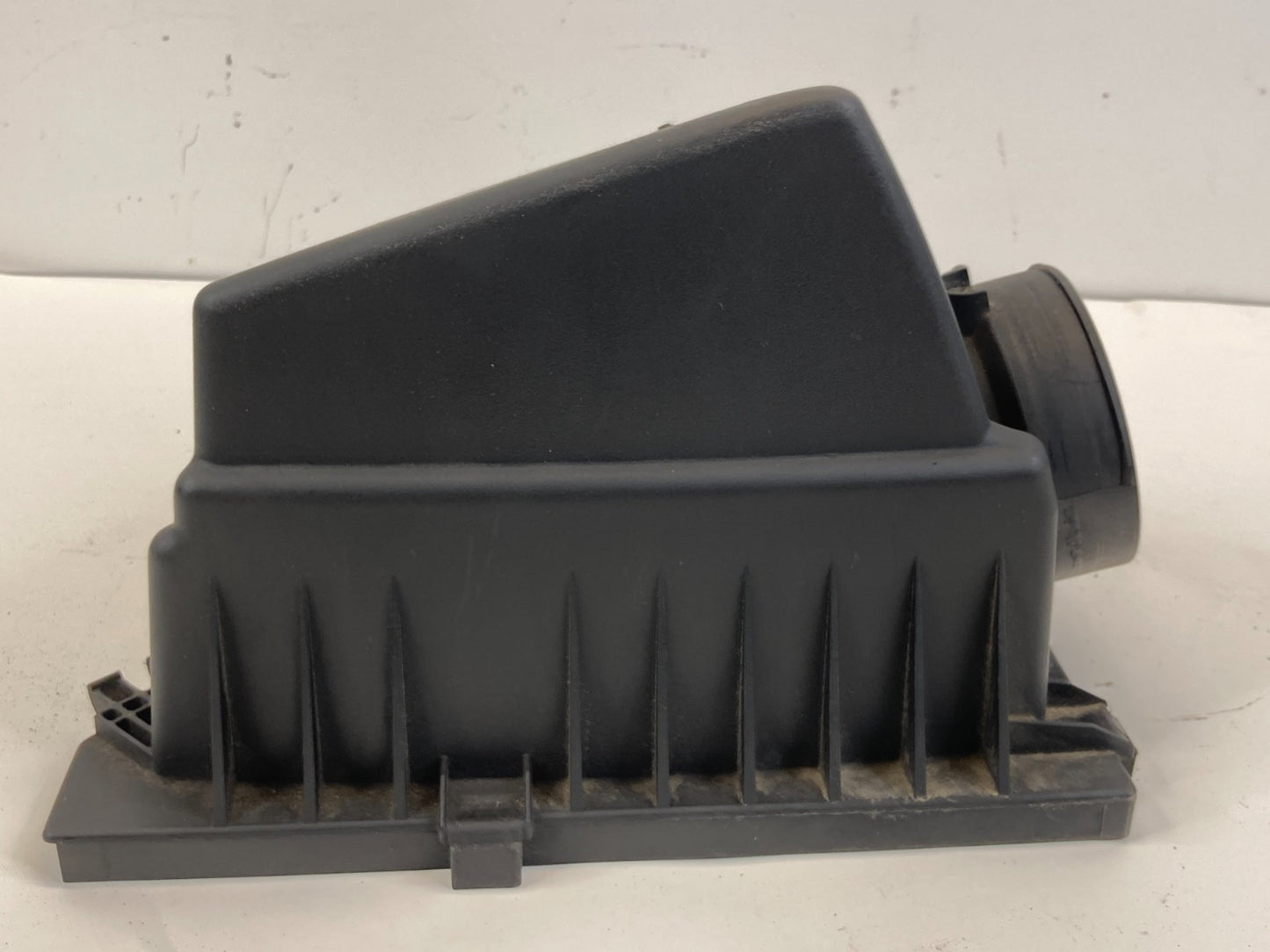 10 11 12 13 Ford Transit Connect 2.0L L4 Air Cleaner Intake Box Upper Cover OEM