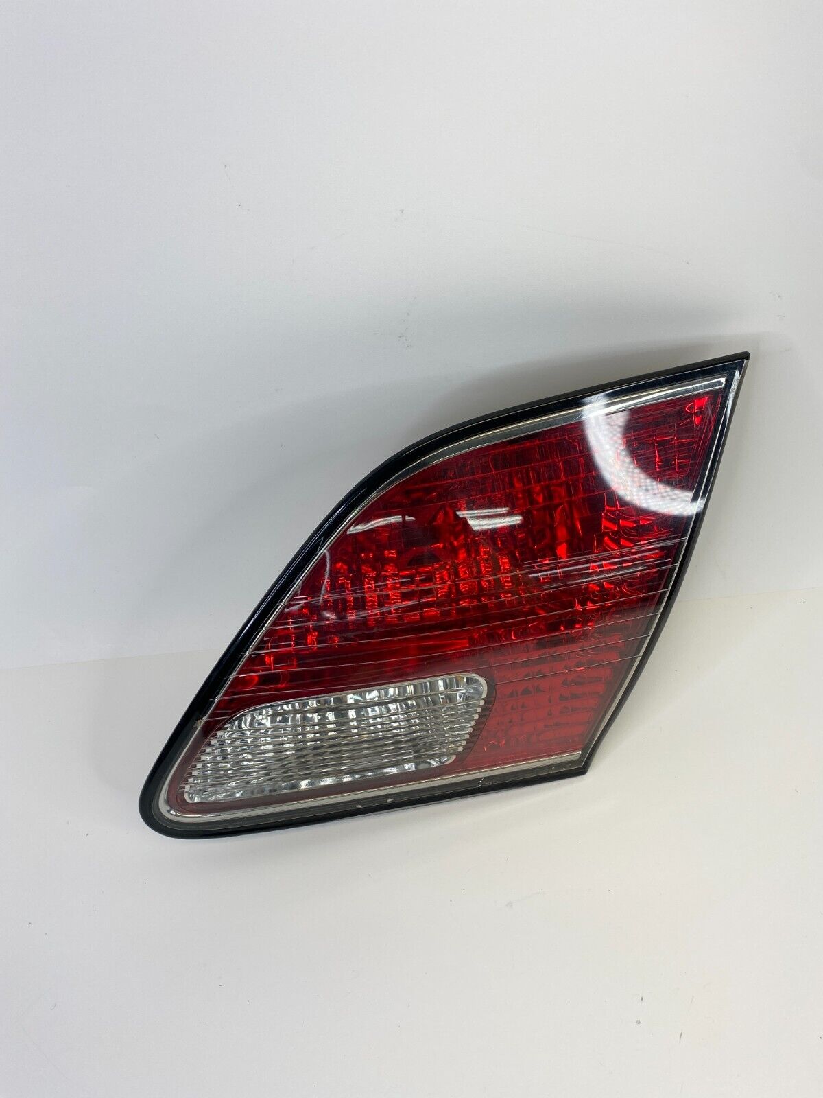 02 03 Lexus ES300 Rear Right Passenger Side Inner Tail Light Taillight Lamp OEM