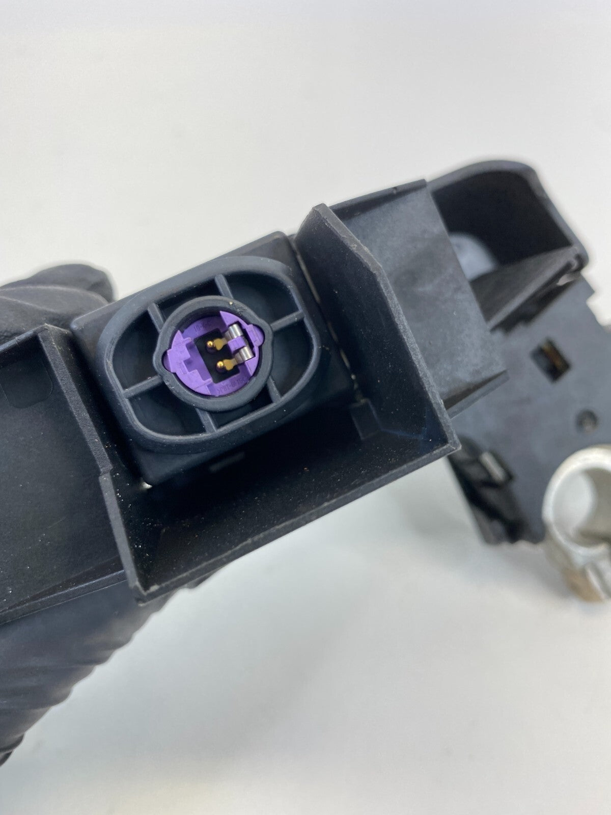 09-16 Audi A4 Quattro 2.0L 16V Positive Battery Terminal Connector 8J0-915-459