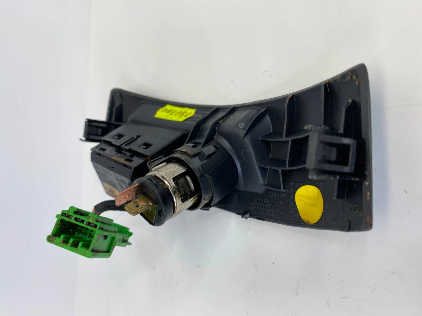04-07 VOLVO S40 CENTER CONSOLE TRACTION SWITCH POWER OUTLET W/ BEZEL 8685380 OEM