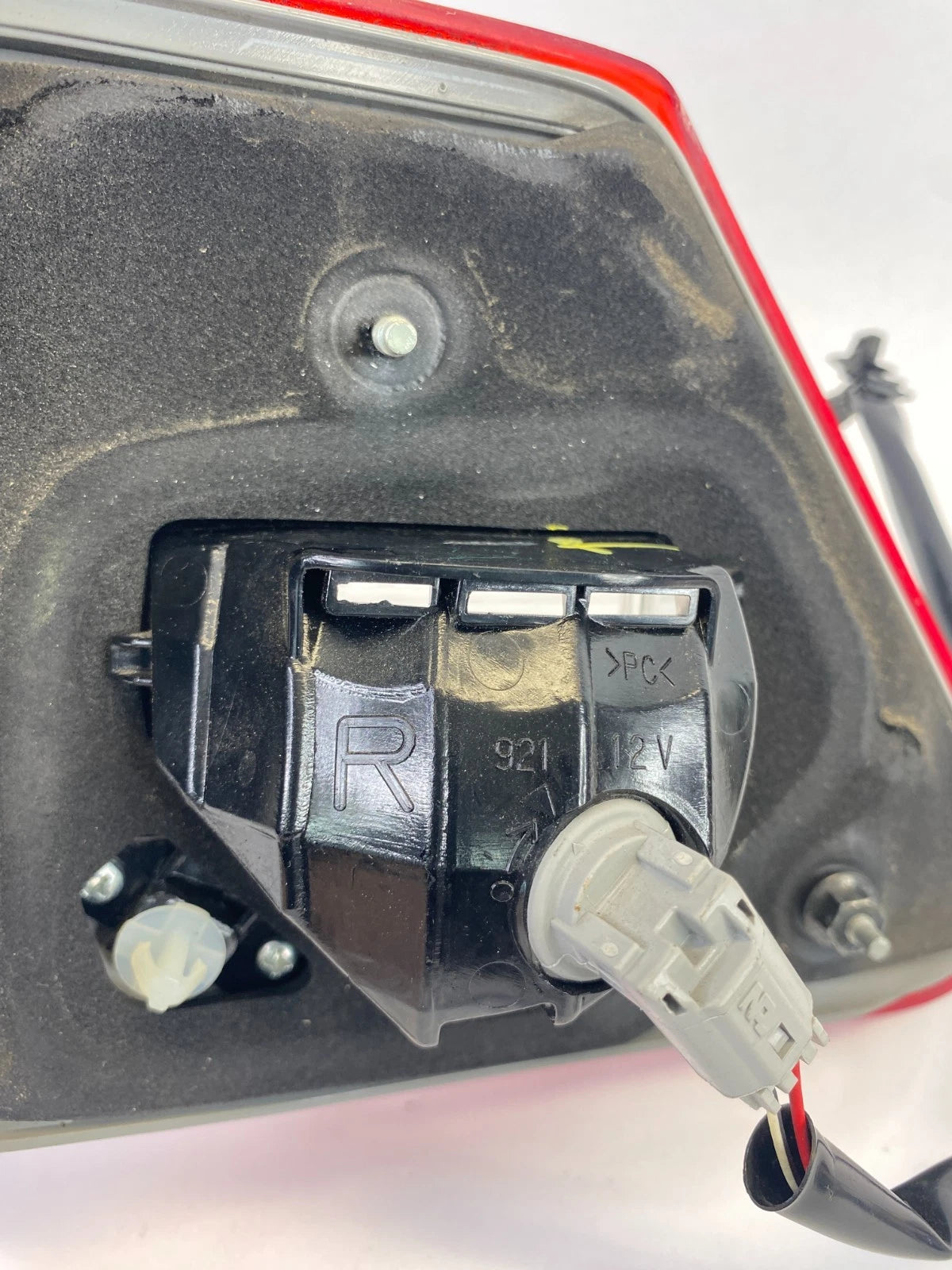 2011-2013 TOYOTA COROLLA REAR RIGHT SIDE INNER LID TAIL LIGHT TAILLIGHT LAMP OEM