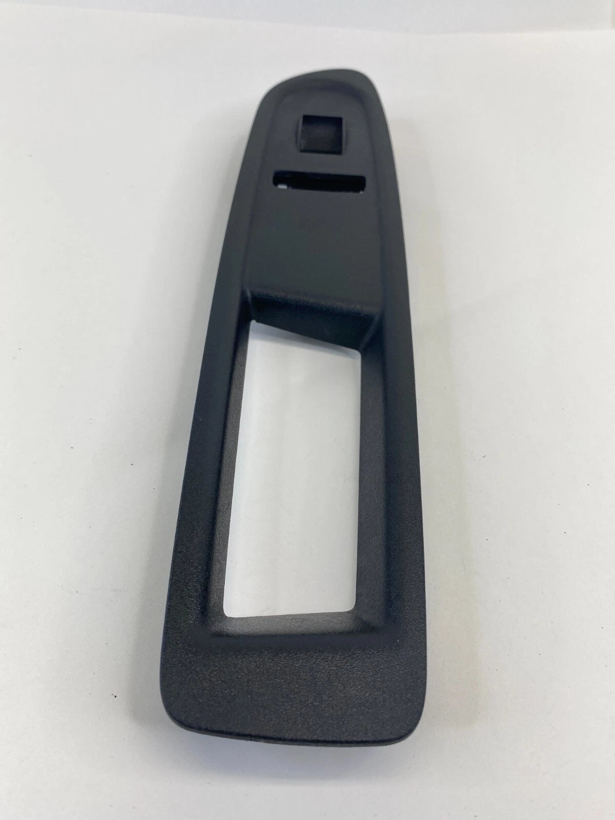 09-12 CHEVY TRAVERSE FRONT RIGHT DOOR WINDOW SWITCH BEZEL COVER TRIM 25868362