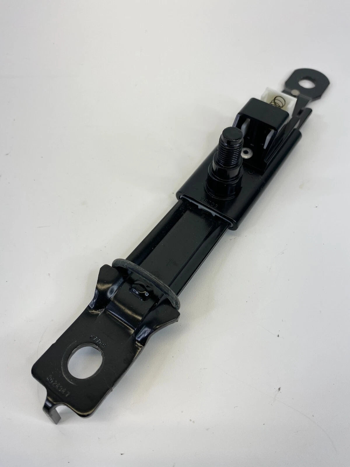 2007-2009 HYUNDAI SANTA FE RIGHT PASSENGER SIDE SEAT BELT HEIGHT ADJUSTER OEM