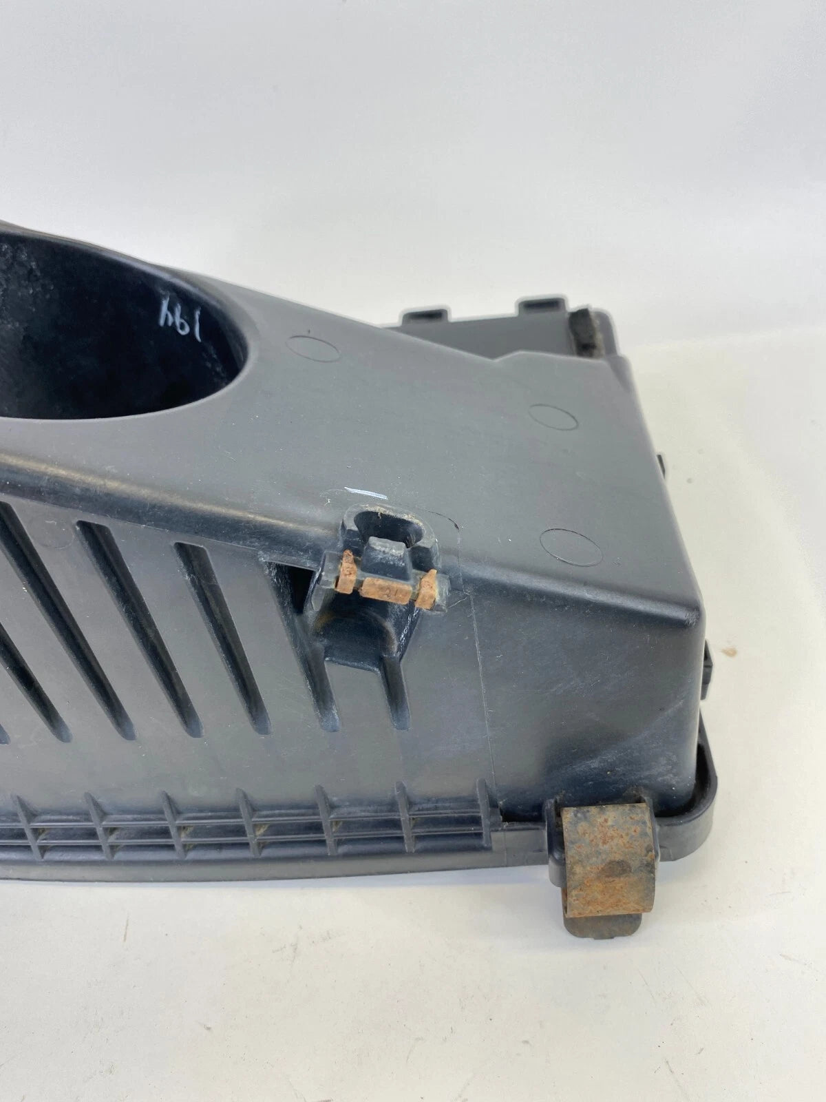 2005-2008 PONTIAC GRAND PRIX ENGINE AIR CLEANER FILTER BOX UPPER LID OEM FACTORY